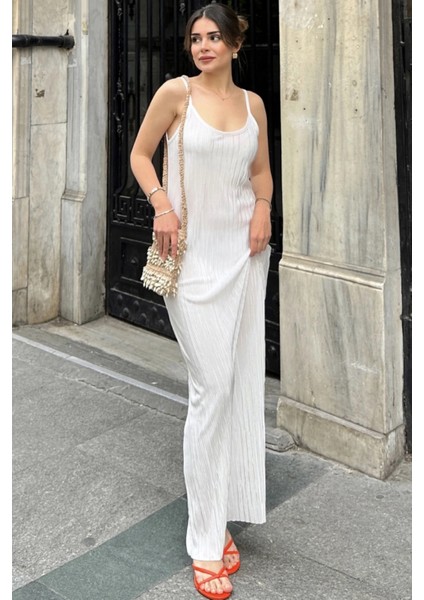 Kadın Beyaz Ince Askılı V Yaka Yırtmaç Detaylı Uzun Pliseli Elbise fiyatları