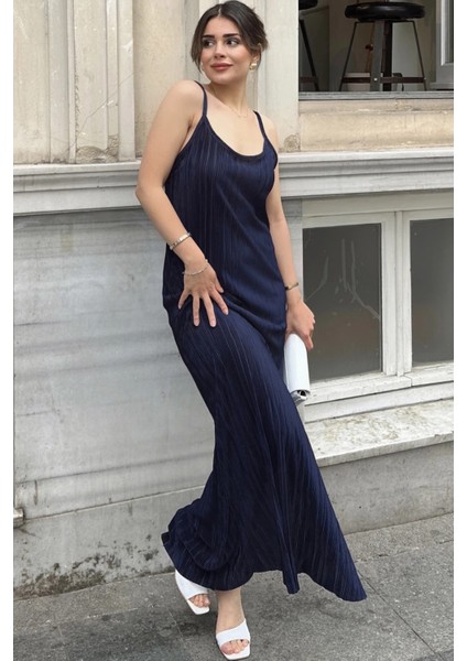 Kadın Laci Ince Askılı V Yaka Yırtmaç Detaylı Uzun Pliseli Elbise modelleri