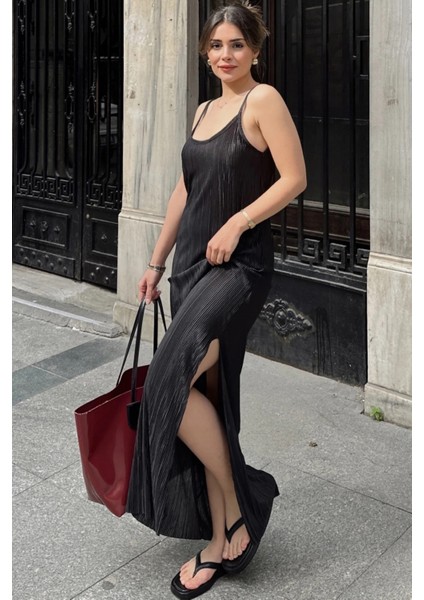 Kadın Siyah Ince Askılı V Yaka Yırtmaç Detaylı Uzun Pliseli Elbise fiyatları