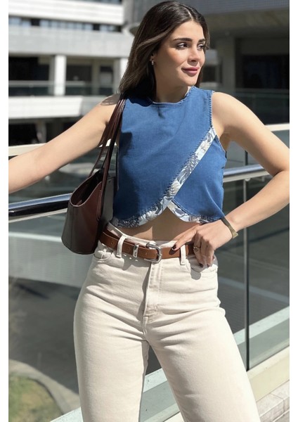 Kadın Laci Önü Çapraz Katlı, Kolsuz, Yuvarlak Yaka, Crop Kot Bluz