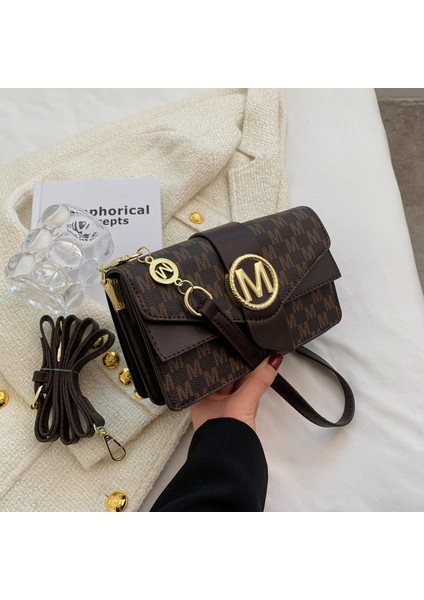 Küçük Koltuk Altı Çantası, Yeni Stil, Modaya Uygun, Üst Düzey, Modaya Uygun Harf Baskılı Elde Taşınan, Çok Yönlü Tek Omuzlu Çapraz Gövdeli Küçük Kare Çanta (Yurt Dışından)