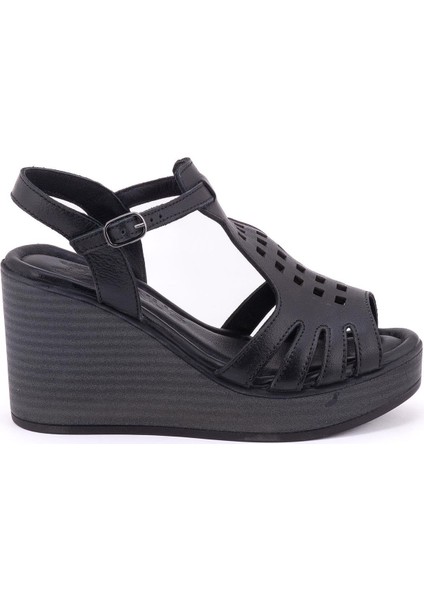 2310810 Kadın Sandalet