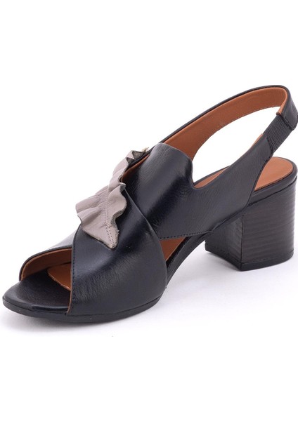 1857226 Kadın Sandalet fırsatları