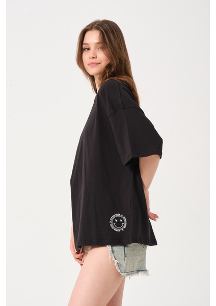 Kadın Bisiklet Yaka Baskılı Oversize T-Shirt