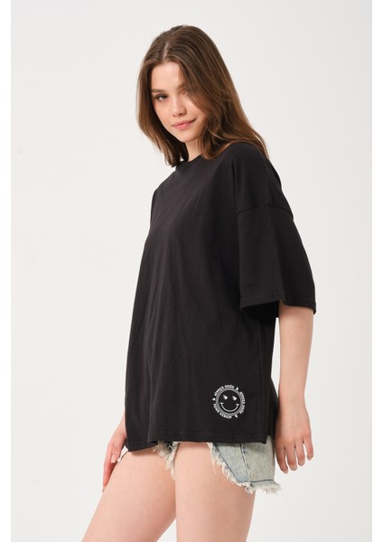 Kadın Bisiklet Yaka Baskılı Oversize T-Shirt fiyatları
