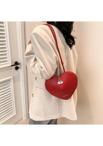 Kore Moda Küçük Çanta 2024 Bahar Yeni Kadın Çantası Niş Tasarım Omuz Çantası Sevimli Aşk Crossbody Çanta Moda (Yurt Dışından) fırsatları