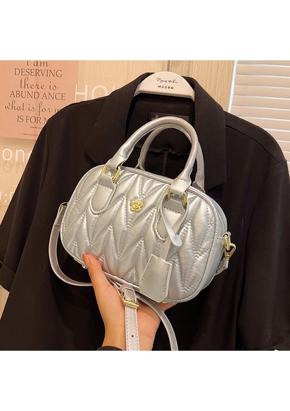 High-End Pu Taşınabilir Omuz Crossbody Çanta Avrupa ve Amerika Sınır Ötesi Ilkbahar ve Yaz Yeni Moda Kadın Çantası Niş Pilili Koltuk Altı Çantası (Yurt Dışından)