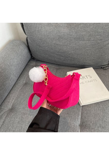 Dış Ticaret Moda Rahat Kürk Topu Kadın Çantası 2025 Taze Retro Crossbody Çanta Mizaç Moda Tek Omuz Yabancı Stil Küçük Kare Çanta (Yurt Dışından)