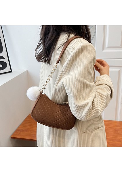 Dış Ticaret Moda Rahat Kürk Topu Kadın Çantası 2025 Taze Retro Crossbody Çanta Mizaç Moda Tek Omuz Yabancı Stil Küçük Kare Çanta (Yurt Dışından)