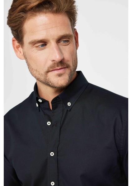 Slim Fit Dar Kesim Düğmeli Yaka Oxford Doku Pamuk Siyah Erkek Gömlek