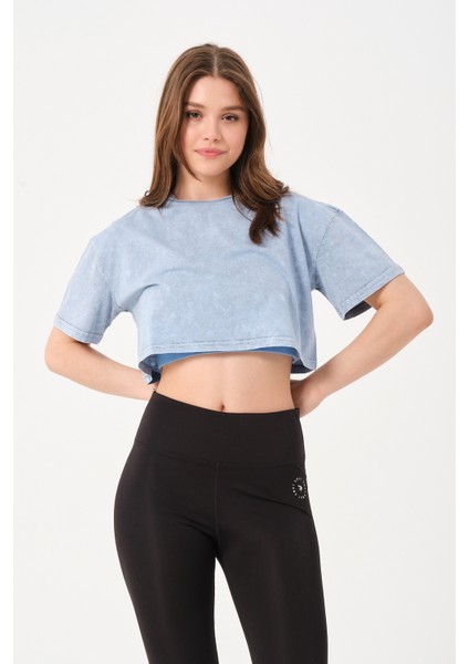 Kadın Bisiklet Yaka Yıkamalı Crop T-Shirt