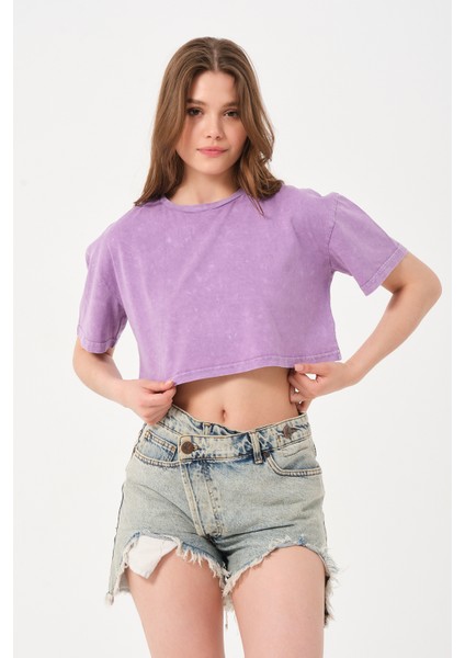 Kadın Bisiklet Yaka Yıkamalı Crop T-Shirt
