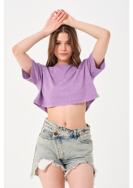 Kadın Bisiklet Yaka Yıkamalı Crop T-Shirt