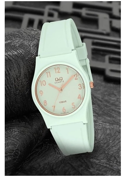 VP34J857Y Su Geçirmez Silikon Kordonlu Kadın Kol Saati