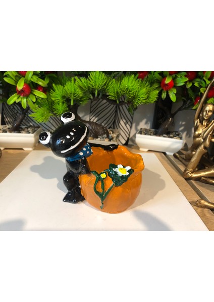 Dekoratif Sepetli Kurbağa Biblo Polyester