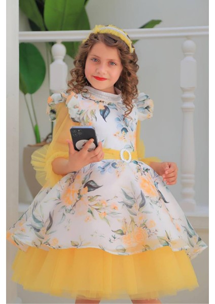 Kız Çocuk Üzeri Çiçek Desenli Omuzu ve Kolları Fırfır Detaylı Taş Işlemeli Sarı Elbise fırsatları