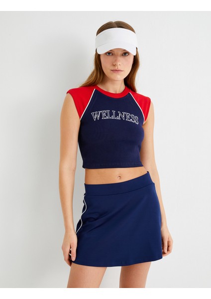 Spor Kolsuz Crop Tişört Renk Bloklu Yuvarlak Yaka Baskılı Ribanalı Slim Fit modelleri