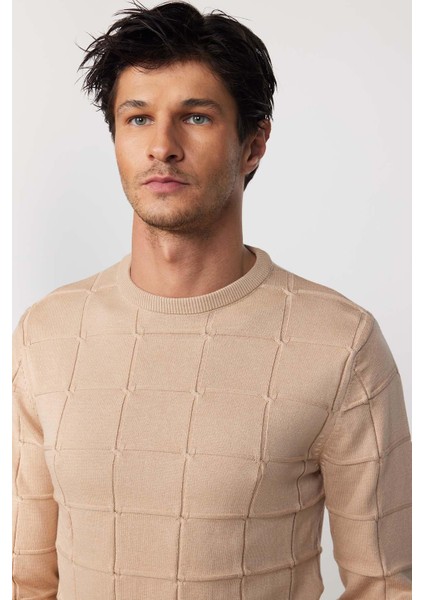Slim Fit Bisiklet Yaka Kare Desenli Taş Erkek Triko Kazak fırsatları