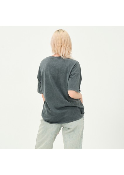 Kadın Antrasit Yıkamalı Infinite Baskı Detaylı Bisiklet Yaka T-Shirt