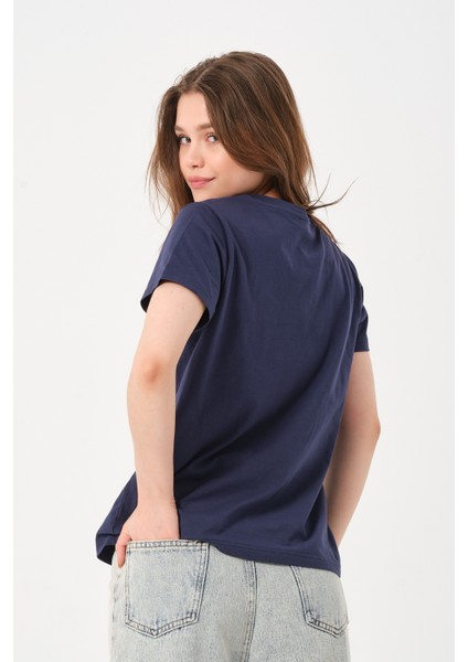 Owut Collection Kadın Basic V Yaka T-Shirt