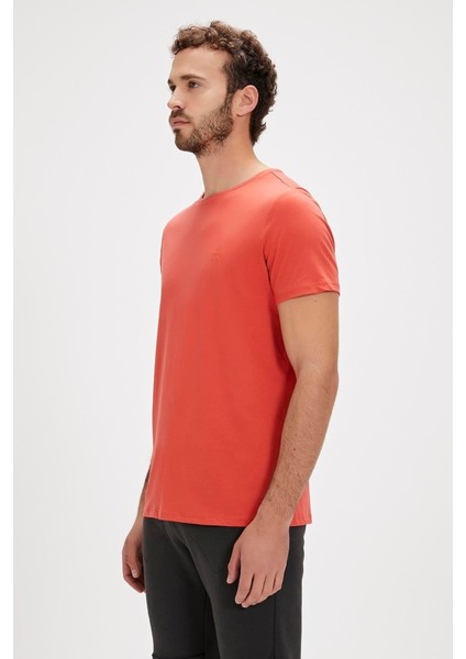 Solid Erkek Kırmızı Yuvarlak Yaka Tişört fiyatları