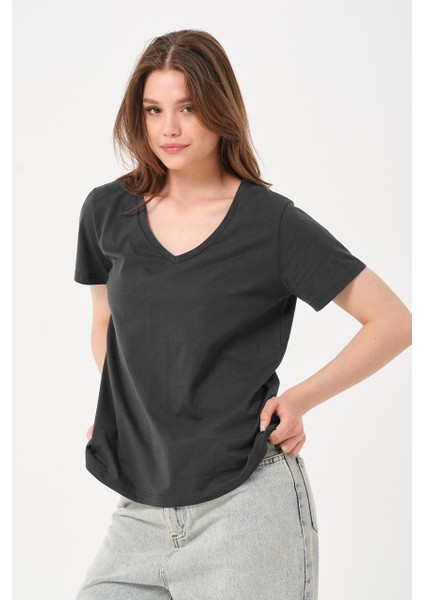 Kadın Basic V Yaka T-Shirt