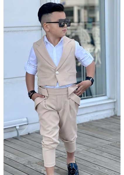 Erkek Çocuk Düğme Detaylı Yelek ve Boydan Düğmeli Bej Alt Üst Takım