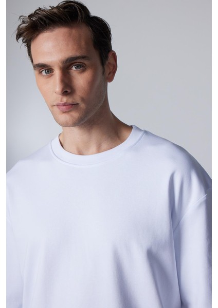Oversize Geniş Kesim Pamuklu Yumuşak Dokulu Basic Bisiklet Yaka Beyaz Tişört modelleri