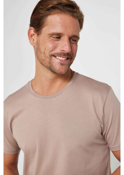 Erkek Slim Fit Dar Kesim Bisiklet Yaka Organik Pamuk Yumuşak Dokulu Kısa Kol Vizon Tişört modelleri