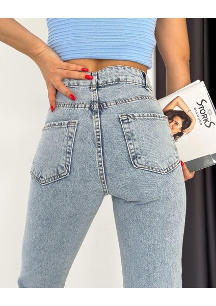 Kadın Paça Püsküllü Dizi Yırtık Mom Kot Pantolon Buz Mavi fırsatları