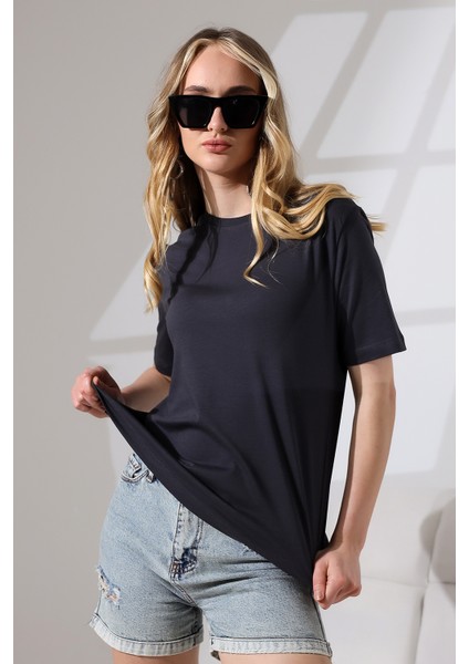 Pamuklu Penye Kompakt Ağır Kumaş Kısa Kol Comfort Fit T-Shirt 21666 Füme