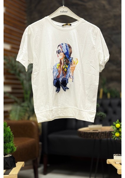 Fiyonk Aksesuarlı Baskılı Kısa Kol Penye Tshirt