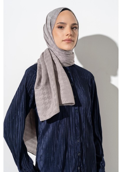 Kadın Tesettür Jakarlı Küçük Desen Kazayağı Şal