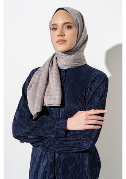 Kadın Tesettür Jakarlı Küçük Desen Kazayağı Şal modelleri