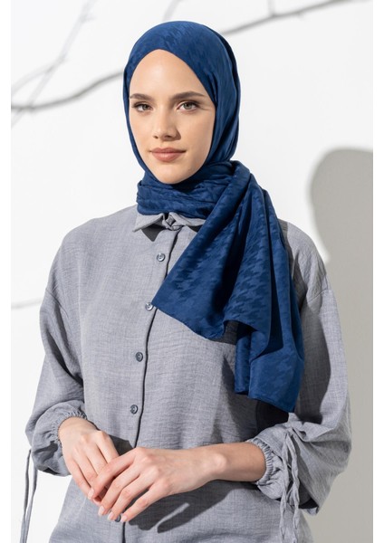 Kadın Jakarlı Küçük Desen Kazayağı Şal