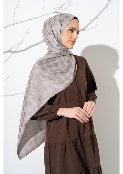 Kadın Tesettür Jakarlı Büyük Desen Kazayağı Şal fırsatları