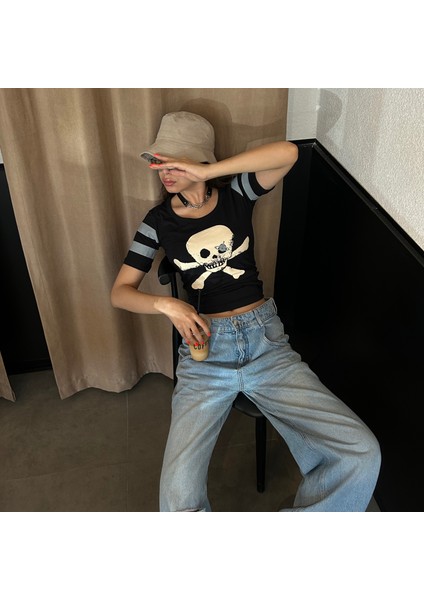 Siyah Harajuku Fashion Oldskull Kısa Kollu Crop