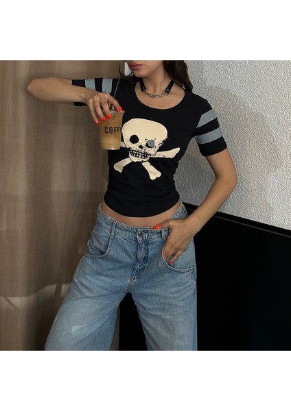 Siyah Harajuku Fashion Oldskull Kısa Kollu Crop