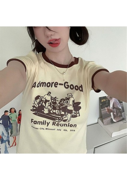 Ekru Admore-Goode Family Reunion Kısa Kollu Crop