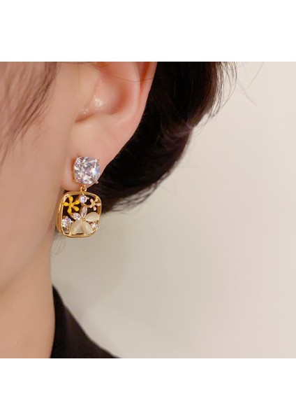 Çiçekli Zirkon Küpeler, Narin Moda Küpeler (Yurt Dışından) fırsatları