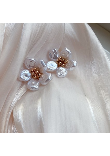 Çiçek Küpeler, Nazik ve Zarif Mizaçlı Küpeler (Yurt Dışından) fiyatları