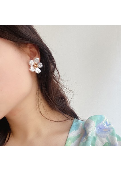 Çiçek Küpeler, Nazik ve Zarif Mizaçlı Küpeler (Yurt Dışından) modelleri