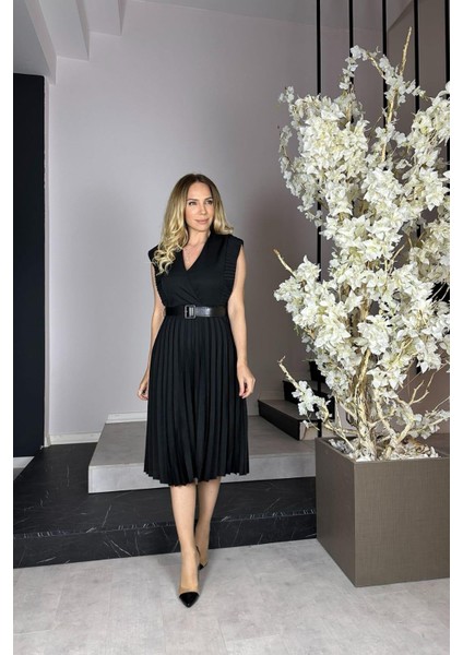 G0986 Kemer Detaylı Piliseli Elbise Siyah modelleri