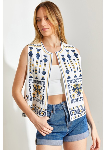 Kadın Nakış Işlemeli Astarlı Yelek