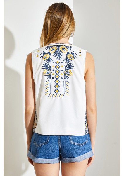 Kadın Nakış Işlemeli Astarlı Yelek fırsatları