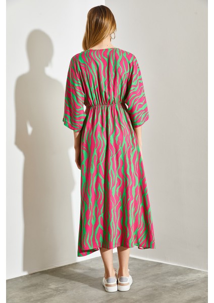 Kadın Kruvaze Yaka Desenli Kloş Elbise fiyatları