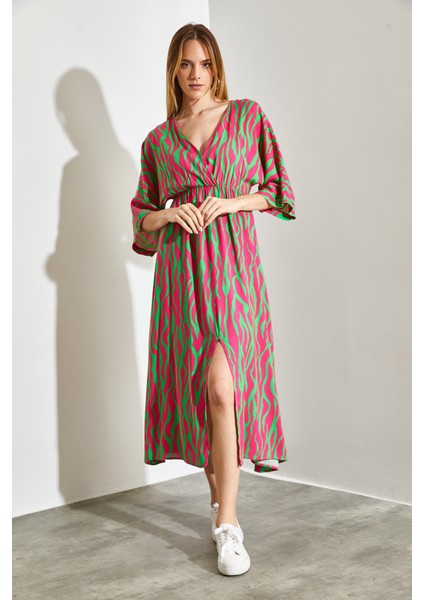 Kadın Kruvaze Yaka Desenli Kloş Elbise modelleri