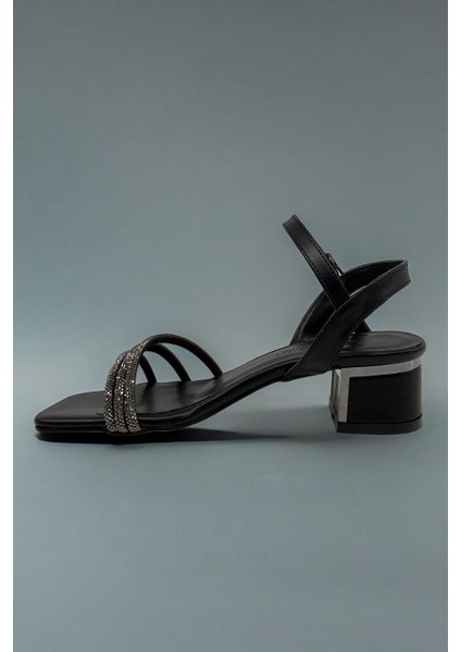 Y2446201 Siyah Kadın Sandalet modelleri