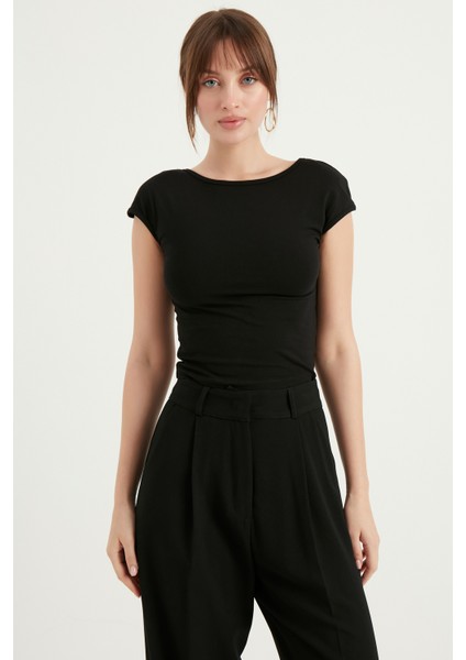 Sırtı Açık Süprem Tişört