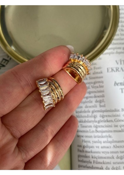 Sıralı Baget Taşlı Altın Kaplama Kadın Küpe Çifti modelleri
